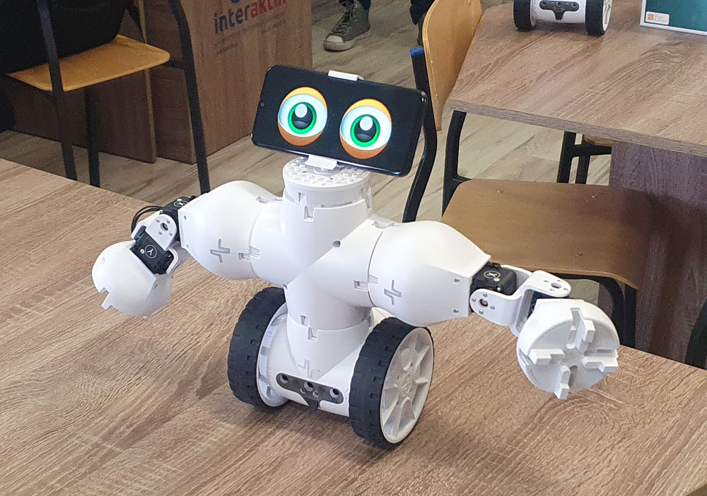 FABLE – robot, który rośnie z uczniem…