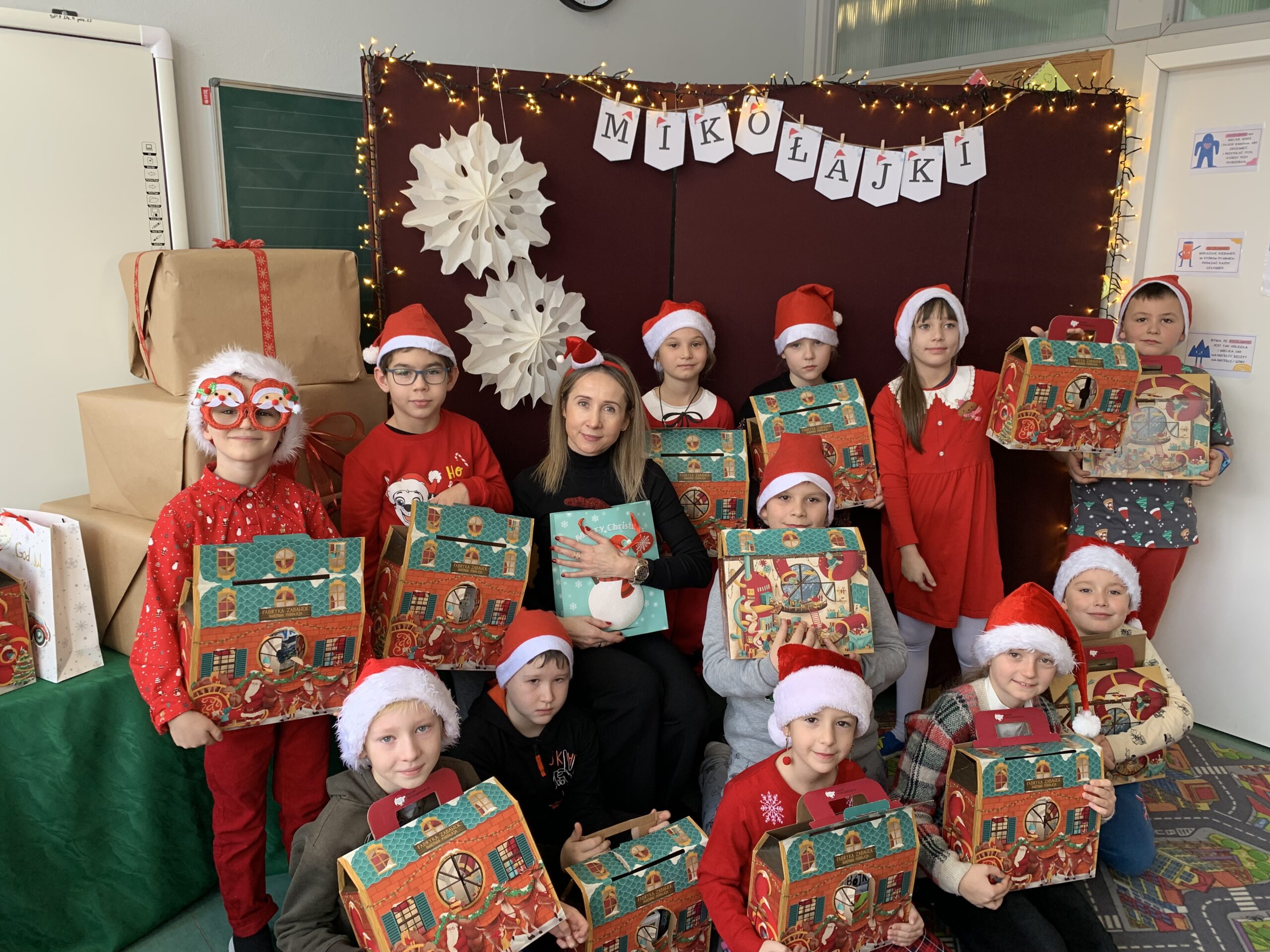 Mikołajki w klasie 2c – pełne uśmiechów i prezentów ✨