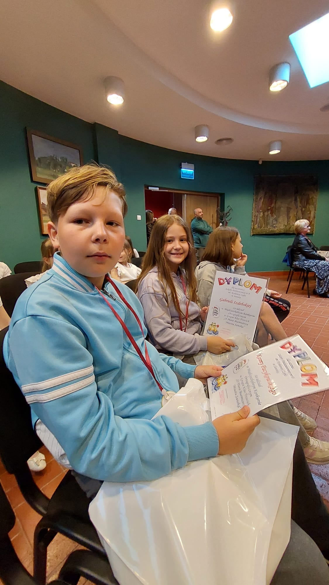 Sukces uczniów klas trzecich w XXI Międzyszkolnym Konkursie Ortograficznym „O PIÓRO BURMISTRZA MIASTA SANOKA”…