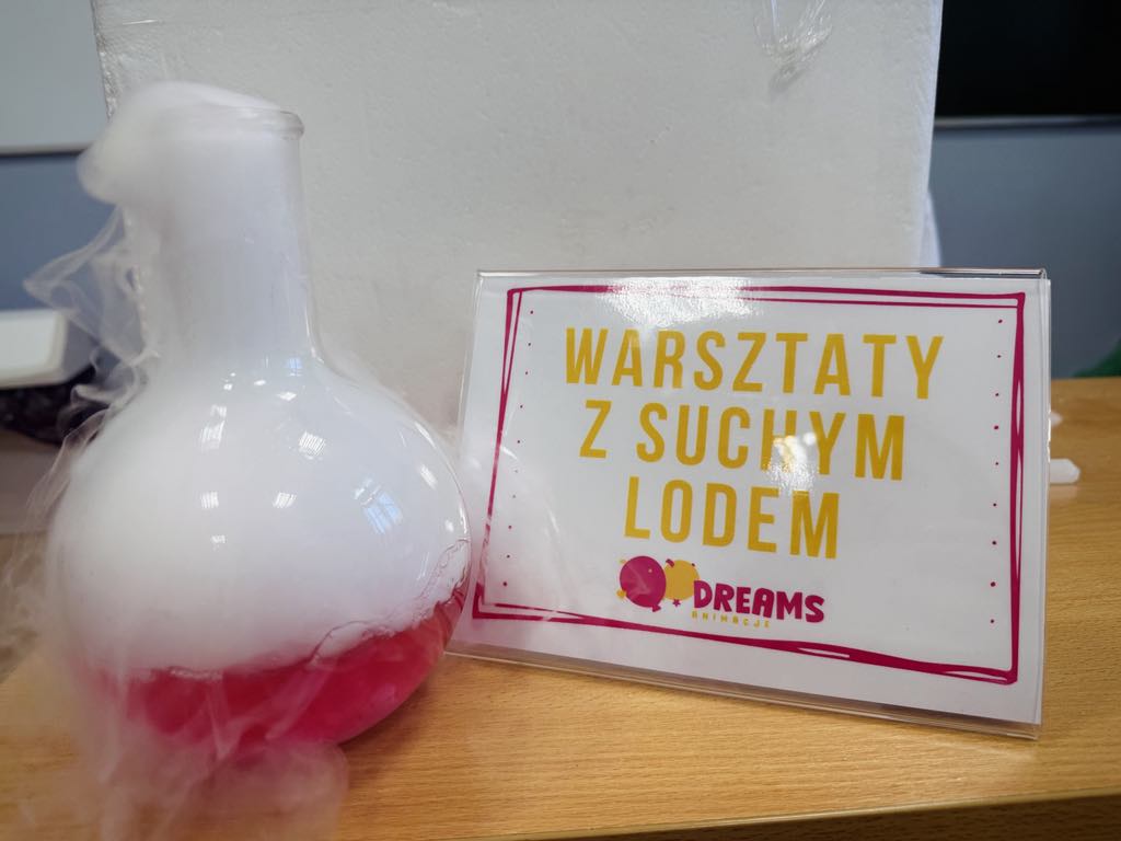📣 Magia w klasie 1A! 🧪✨