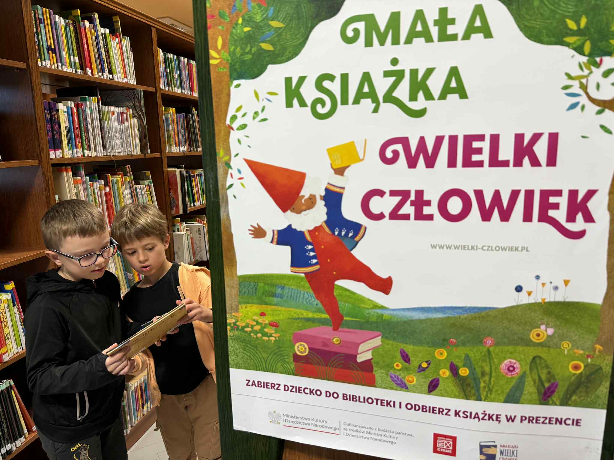 📚”Mała książka – wielki człowiek” – 1A z wizytą w Bibliotece Miejskiej📚