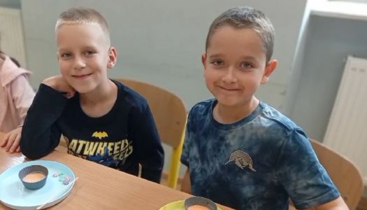 Dzień Chłopaka w 1B – pachnąco, kolorowo i… bardzo wesoło!