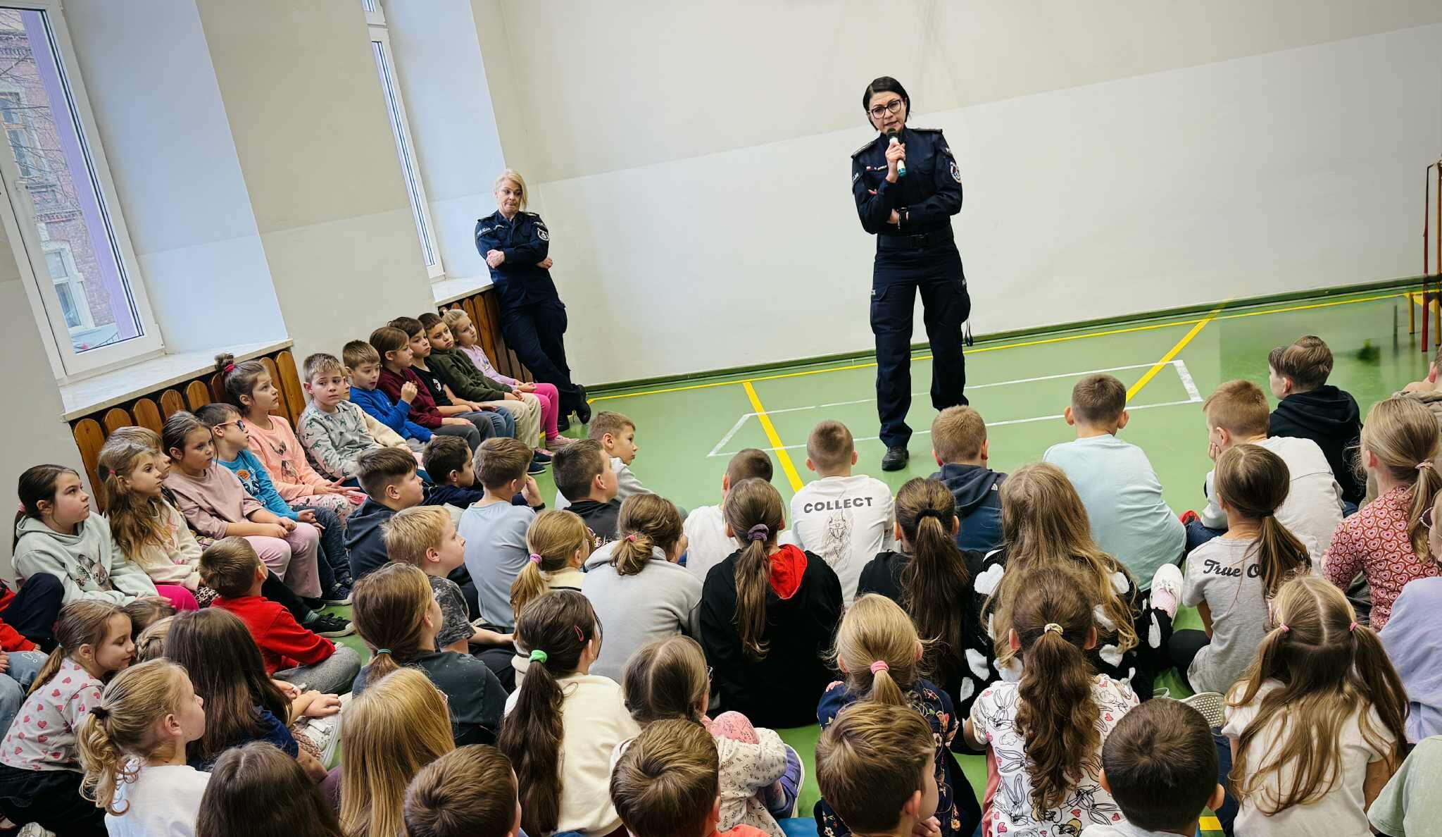 🚓Spotkanie z Funkcjonariuszami Policji w Sanoku👮♀