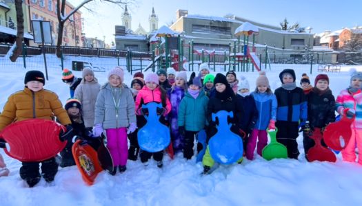 ZIMOWE ZABAWY klasy 1A…