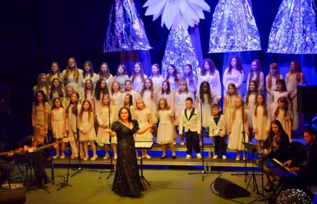 Charytatywny Koncert Kolęd GLORIA w Sanockim Domu Kultury