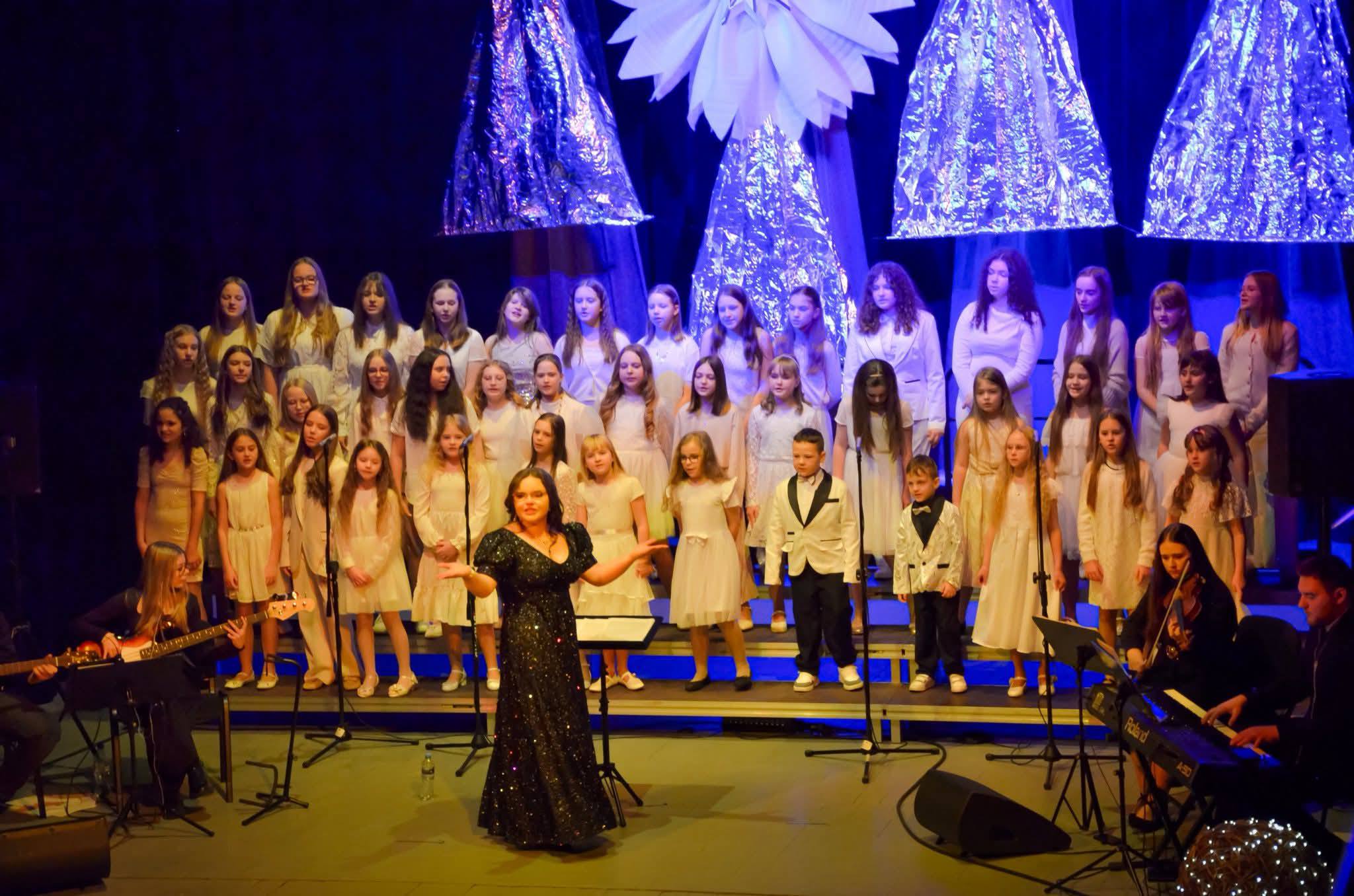 Charytatywny Koncert Kolęd GLORIA w Sanockim Domu Kultury