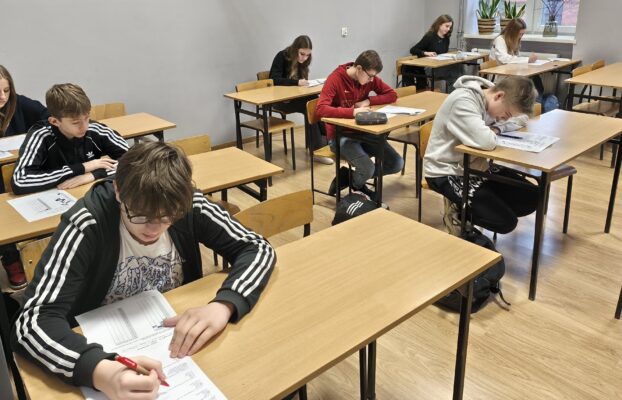 „LAS I JEGO MIESZKAŃCY” – młodzi miłośnicy przyrody zmierzyli się z wiedzą o lasach…