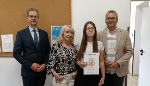 Klara LAUREATKĄ Powiatowego Konkursu Geograficznego „Odkrywamy Świat”…
