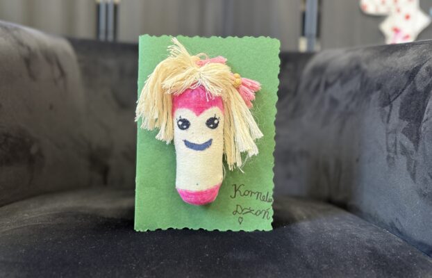 Kiedy skarpetki inspirują 📚🧦- młodzi pisarze z 2a w akcji!