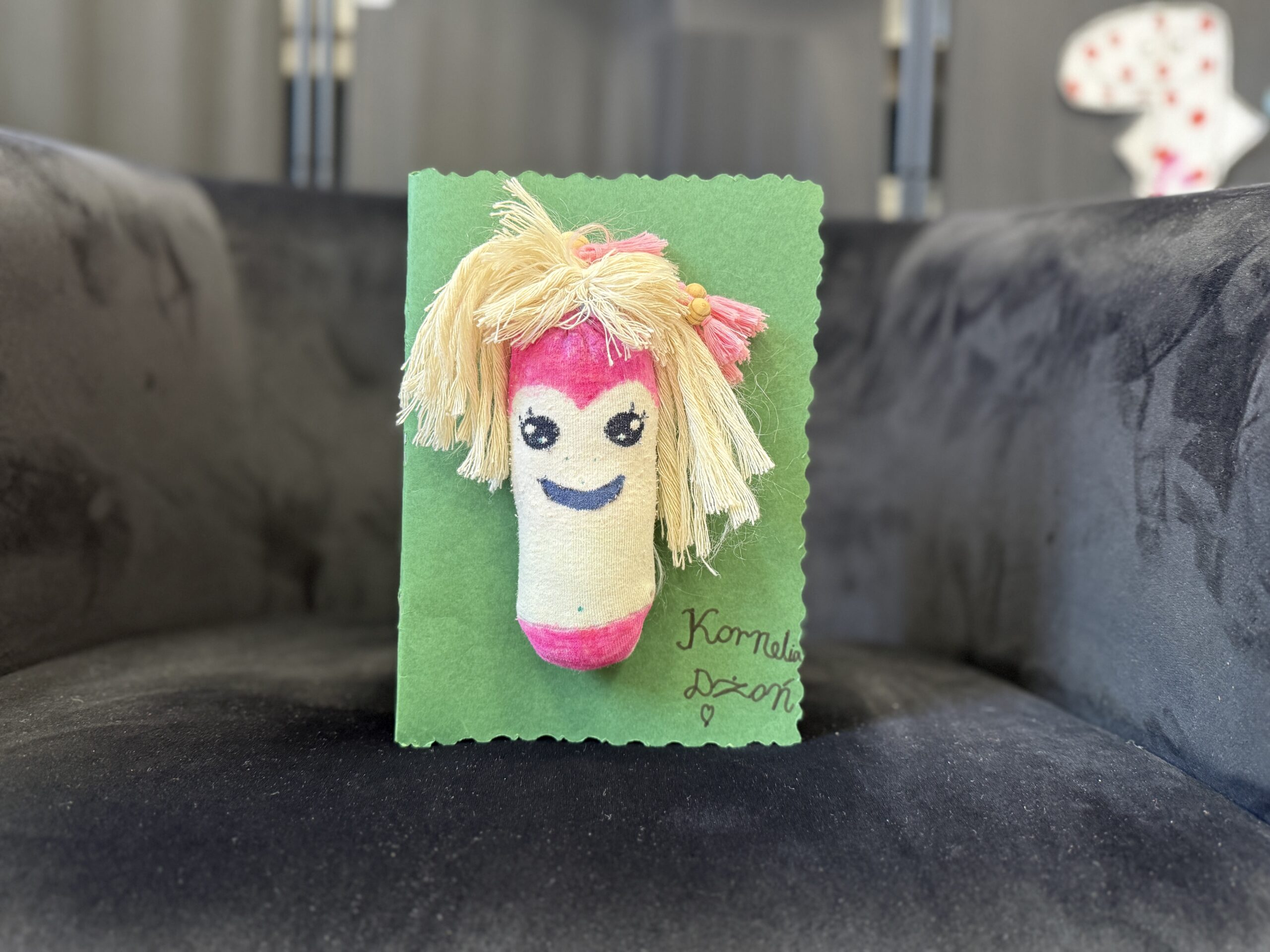 Kiedy skarpetki inspirują 📚🧦- młodzi pisarze z 2a w akcji!