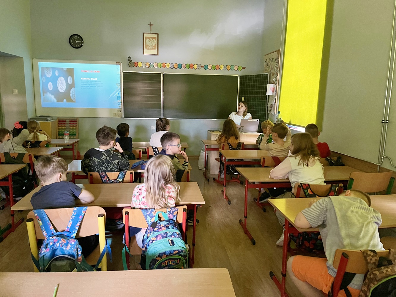 Spotkanie z Mamą Kacpra – wyjątkowa lekcja w klasie 1A…