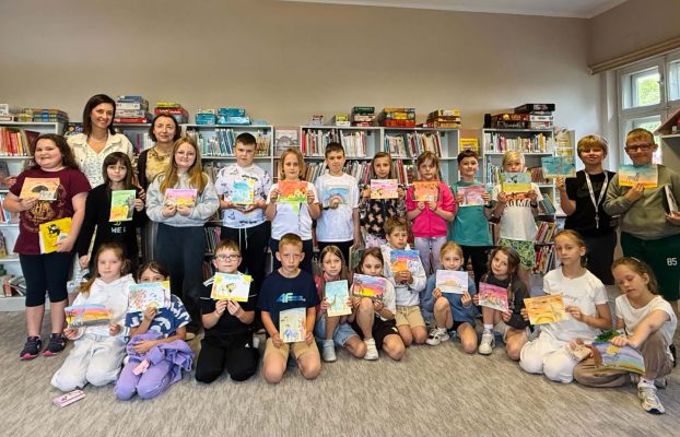 Klasa 2A odkrywa Afrykę z Kazikiem – warsztaty biblioteczne…