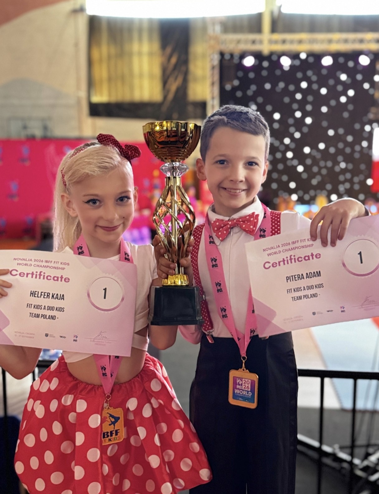 🏆 Mistrzowie Świata z Sanoka! Wielki sukces Kai Helfer z klasy 2A …