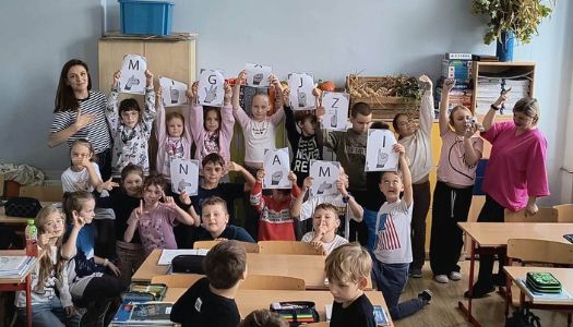 Międzynarodowy Dzień Języka Migowego w klasie 2B…