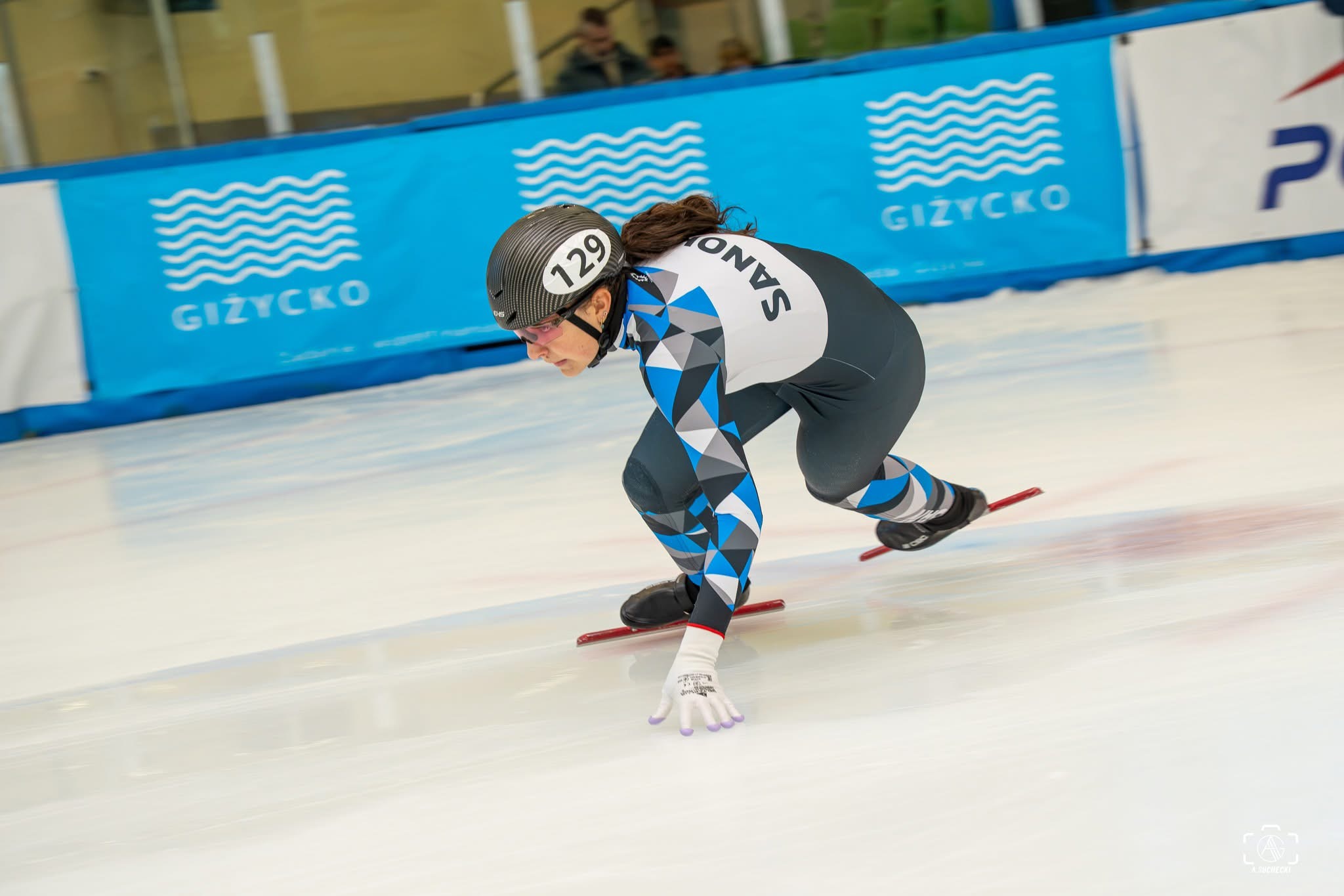 Wiktoria Abako z klasy 8a z sukcesami w ogólnopolskich i międzynarodowych zawodach w short tracku!!!
