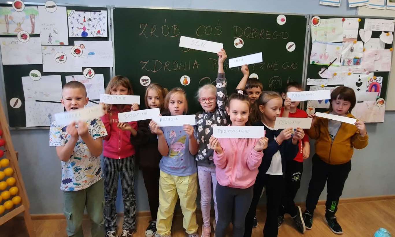 „Zrób coś dobrego dla zdrowia psychicznego!” – WYJĄTKOWA LEKCJA w klasie 1B…